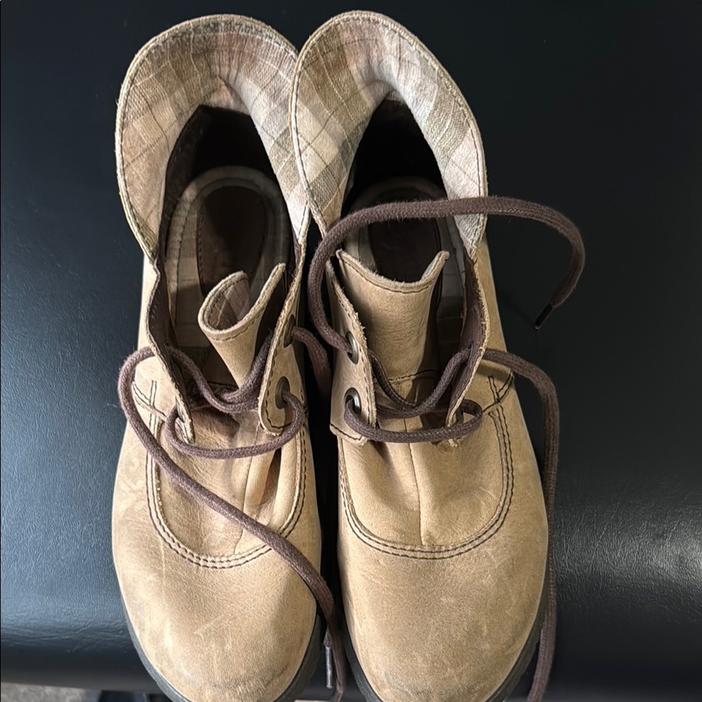 Born Tan Leather Women's Shoes